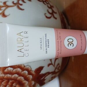 NIB Laura Geller Spackle. Skin Perfecting Primer w/30 spf mineral sunscreen.